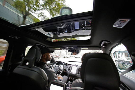 олиция сделала вывод, что машина Uber не виновата в столкновении