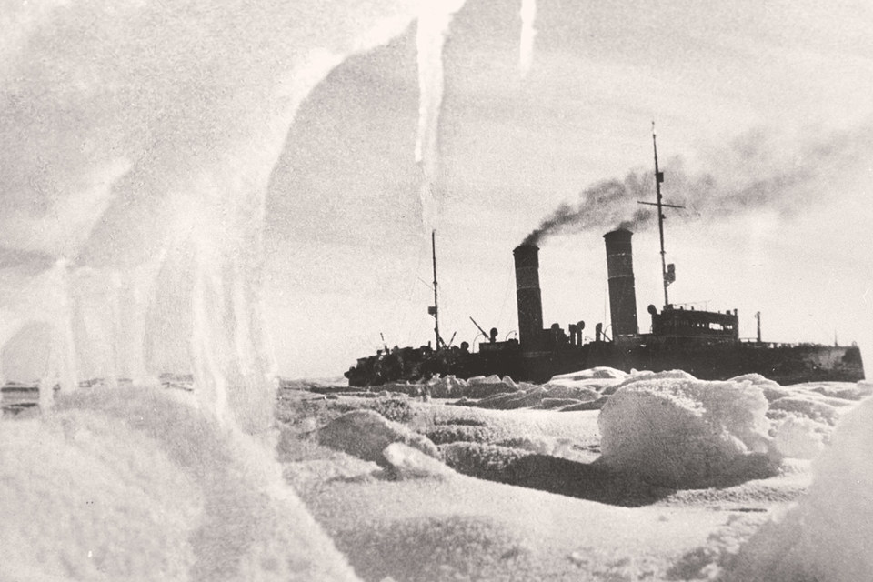 Ледокол «Красин» во льдах, 1936 г.