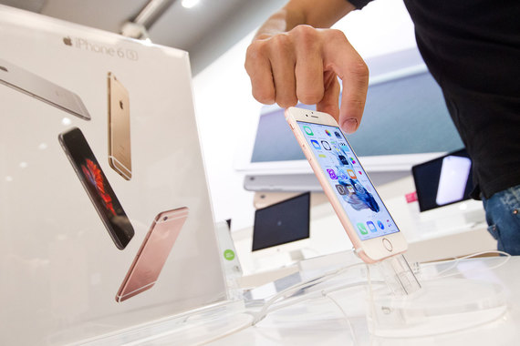 Основные ритейлеры устанавливали на новые модели iPhone одинаковые цены