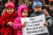 В некоторых крупных городах России прошли митинги солидарности против террора и в память о погибших в результате теракта в санкт-петербургском метро, сообщает «Интерфакс». На фото митинг в Петрозаводске