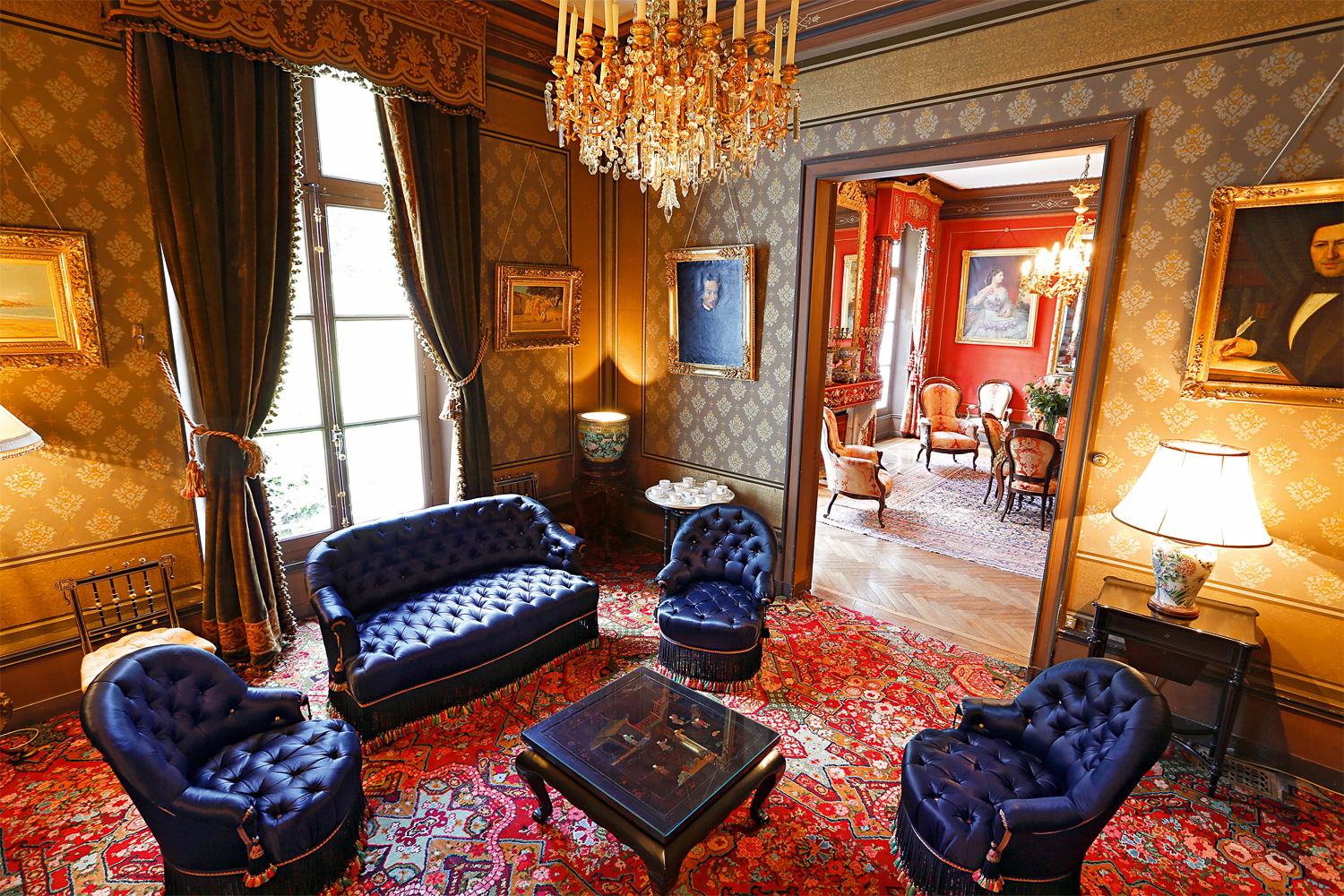 «Китайская» гостиная особняка граничит с парадной «Красной» гостиной