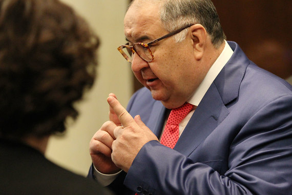 Миллиардер Алишер Усманов подал в суд на оппозиционера Алексея Навального и Фонд борьбы с коррупцией