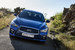 Q50, появившийся в продаже в 2013 г., стал первым серийным автомобилем, в котором механическая связь между рулем и колесами была заменена электронной – сигналы от рулевого колеса поступают по проводам
