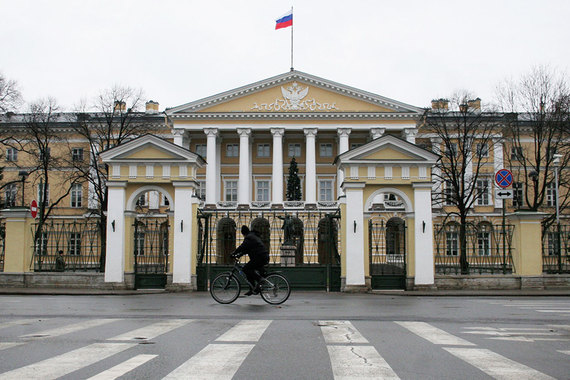 Номинальная средняя начисленная зарплата в Петербурге за 2016 г. составила 48 684 руб.
