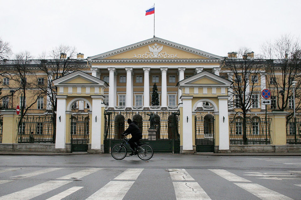 Номинальная средняя начисленная зарплата в Петербурге за 2016 г. составила 48 684 руб.