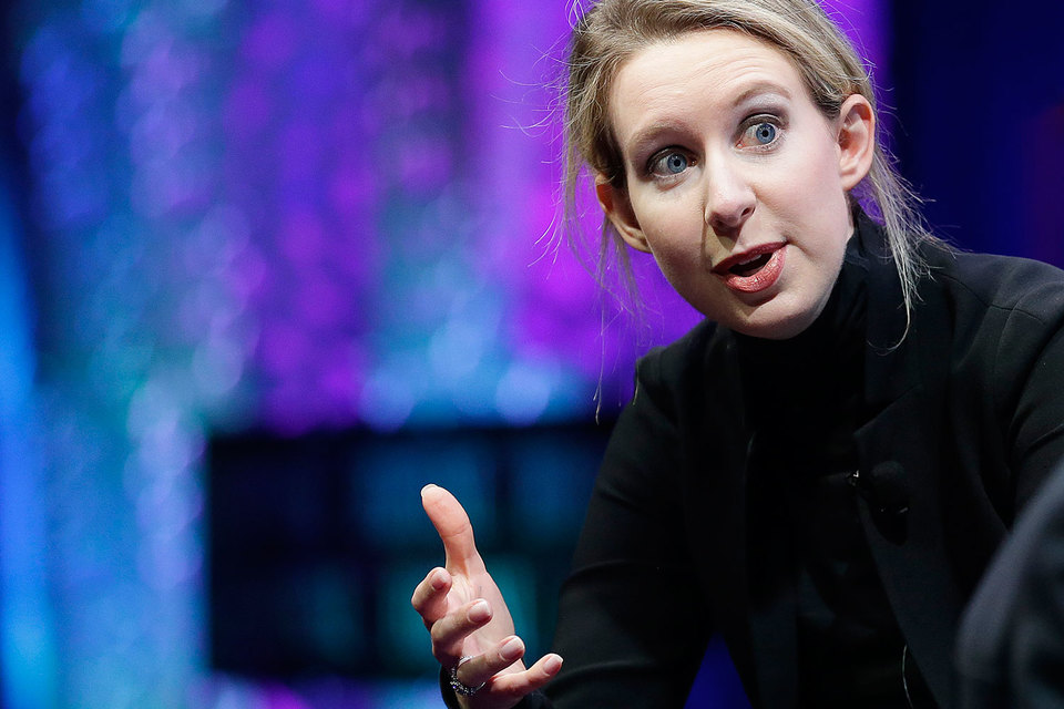 Основательница Theranos Элизабет Холмс и другие сотрудники компании обязались в течение двух лет не заниматься анализами крови
