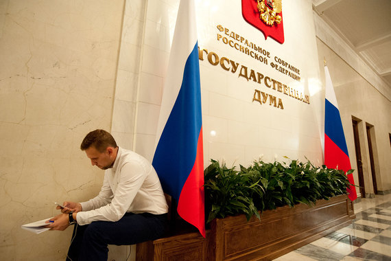 Думский регламент могут поправить так, чтобы «непроработанные инициативы» можно было иметь возможность отзывать и они «не сразу попадали в повестку», рассказал собеседник, близкий к руководству Госдумы, и подтвердил источник в аппарате
