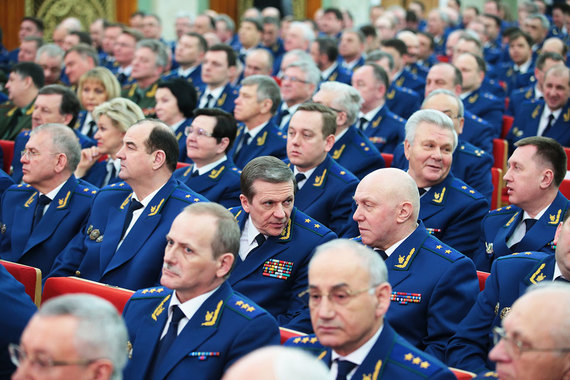 Чайка хочет взять под прокурорский контроль проведение гласных оперативно-розыскных мероприятий (обысков, выемок и проч.)