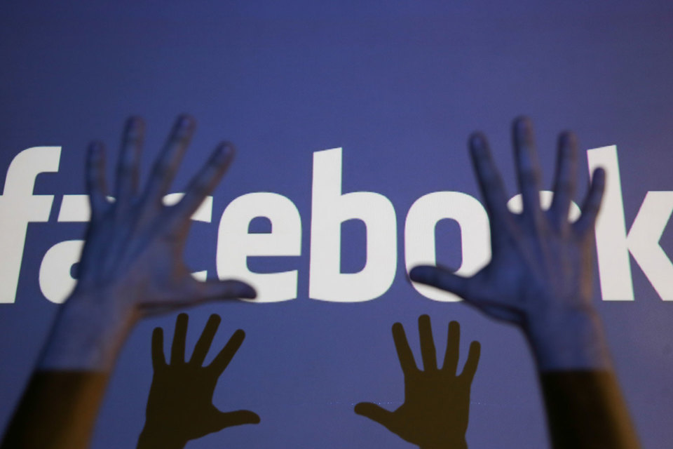 Facebook изучил типы манипуляций в соцсети