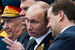 7 мая 2012 г. в Кремле состоялась инаугурация Владимира Путина, через два дня он принимал парад как главнокомандующий. Слева министр обороны Анатолий Сердюков, справа – премьер Дмитрий Медведев