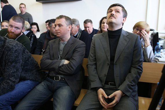 Экс-гендиректор Андрей Сорочинский и бывший директор по финансам Денис Слепов (справа налево) злоупотребили своими полномочиями, решил суд
