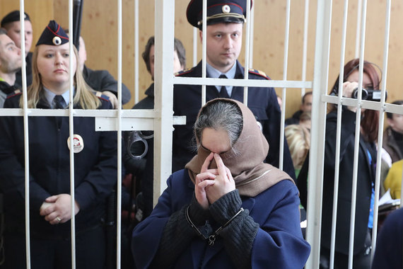 Подсудимым и неустановленным лицам вменяется совершение двух эпизодов мошенничества на сумму около 12 млрд руб.