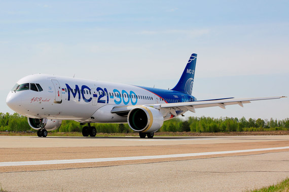 Новейший российский пассажирский авиалайнер МС-21-300