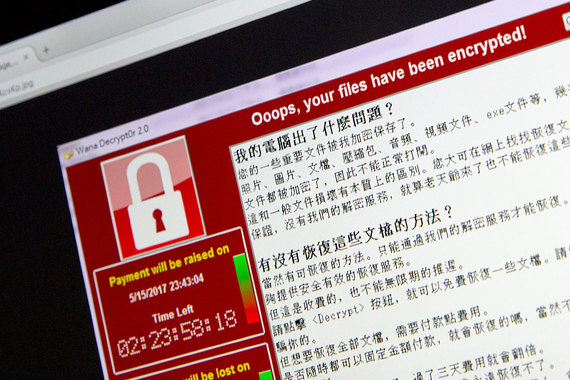 Уязвимости Windows, через которые в компьютеры проник вирус WannaCry, теперь используют другие, возможно, не менее опасные киберпреступники