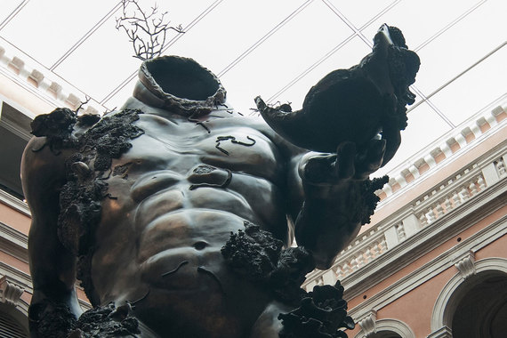 В Венеции проходит выставка года «Сокровища затонувшего «Невероятного» Дэмиена Херста