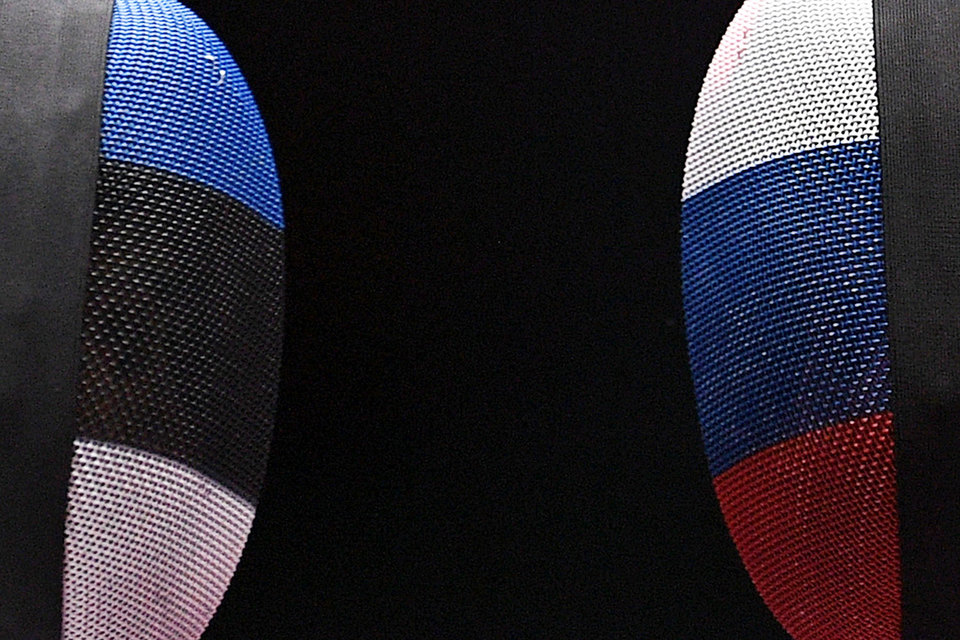 Эстония выслала двух российских дипломатов