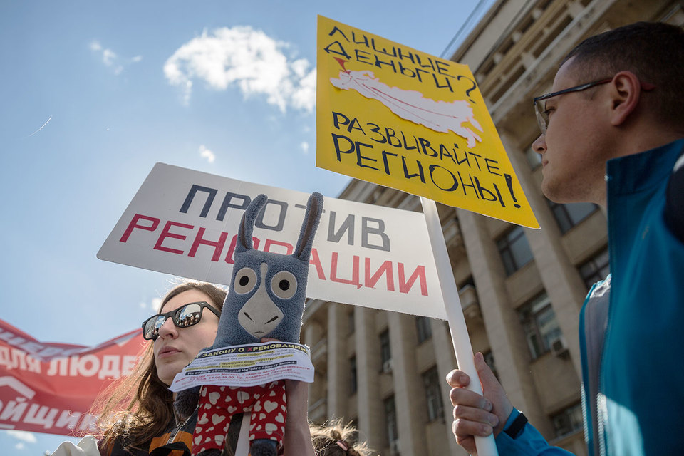 На данный момент голоса молчунов засчитываются как проголосовавшие «за»