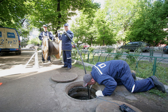Хозяина московских телефонных люков определит суд