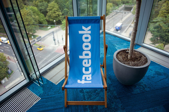 Новая функция Facebook стала бы благом для издателей, которые наращивают доходы от подписки на цифровые версии своих СМИ, отмечает WSJ