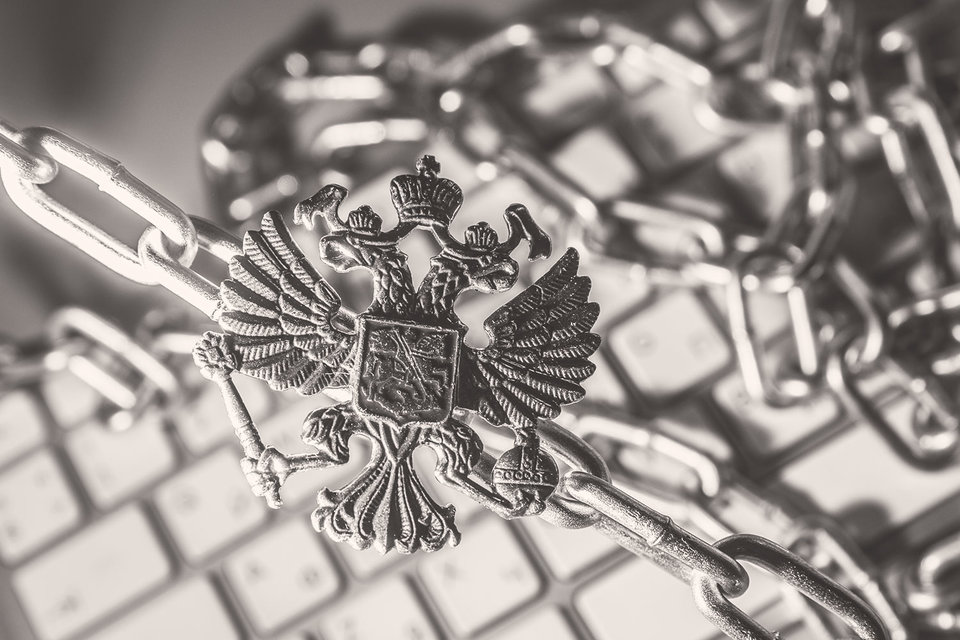 Как показывают другие высокотехнологичные проекты российских властей, они дороги, непрозрачны и плохо работают