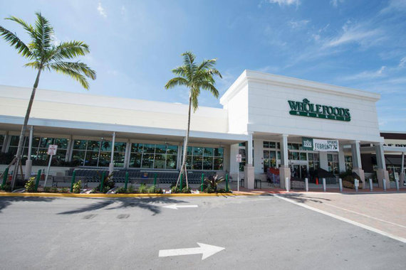 После завершения сделки Whole Foods продолжит работу под собственным брендом