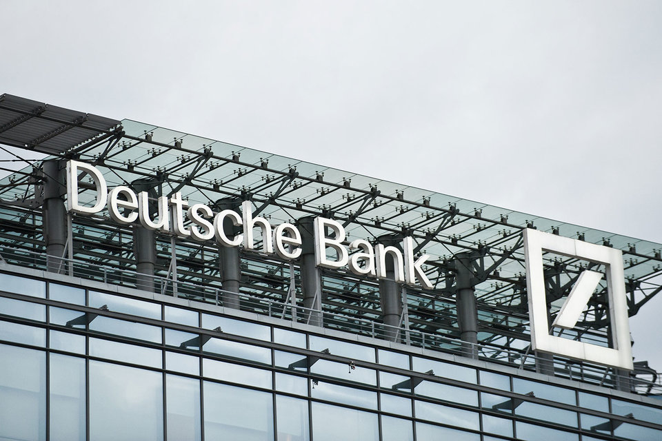 С осени 2015 г. Deutsche Bank сменил уже двух руководителей российского подразделения, за это время банк покинуло около 200 сотрудников