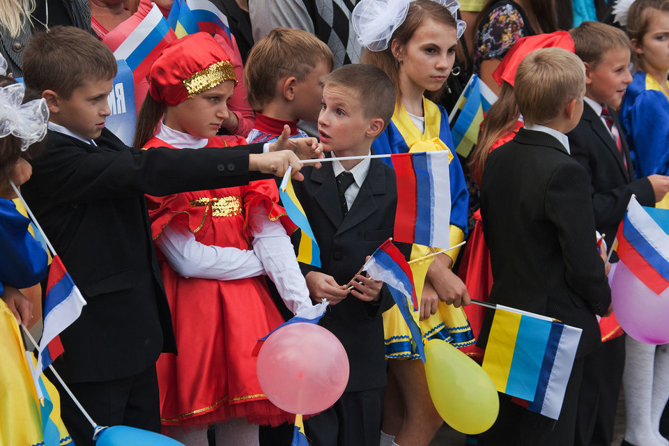 Украинский политолог Владимир Фесенко считает, что на отношение россиян к Украине влияет пропаганда, а на отношение украинцев к россиянам – события на юго-востоке страны