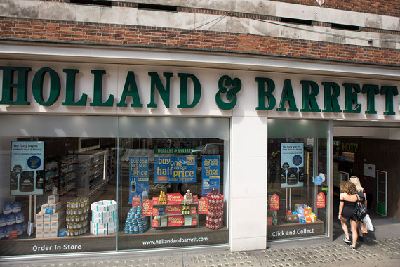 Британская Holland & Barrett основана в 1870 г., сейчас в сеть входит более 1150 магазинов во всем мире