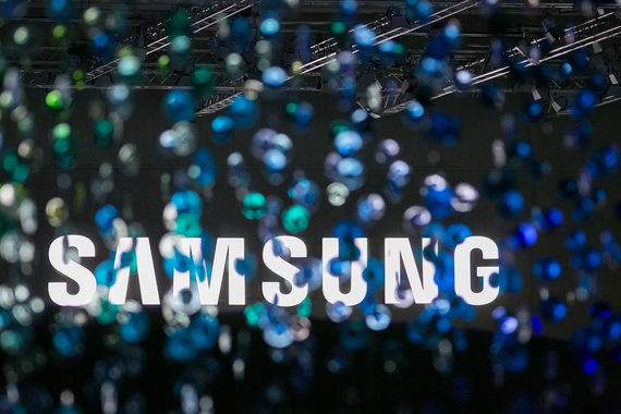 Samsung Electronics разрабатывает колонку с голосовым управлением на основе Bixby