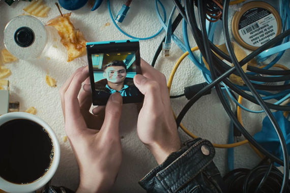 Изначально Sailfish была разработана финской Jolla, созданной бывшими сотрудниками Nokia