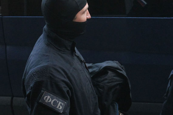 Первый раз следственные действия в офисах «Т плюса» в Москве и Коми и других компаний, входящих в «Ренову», прошли 5 сентября 2016 г.