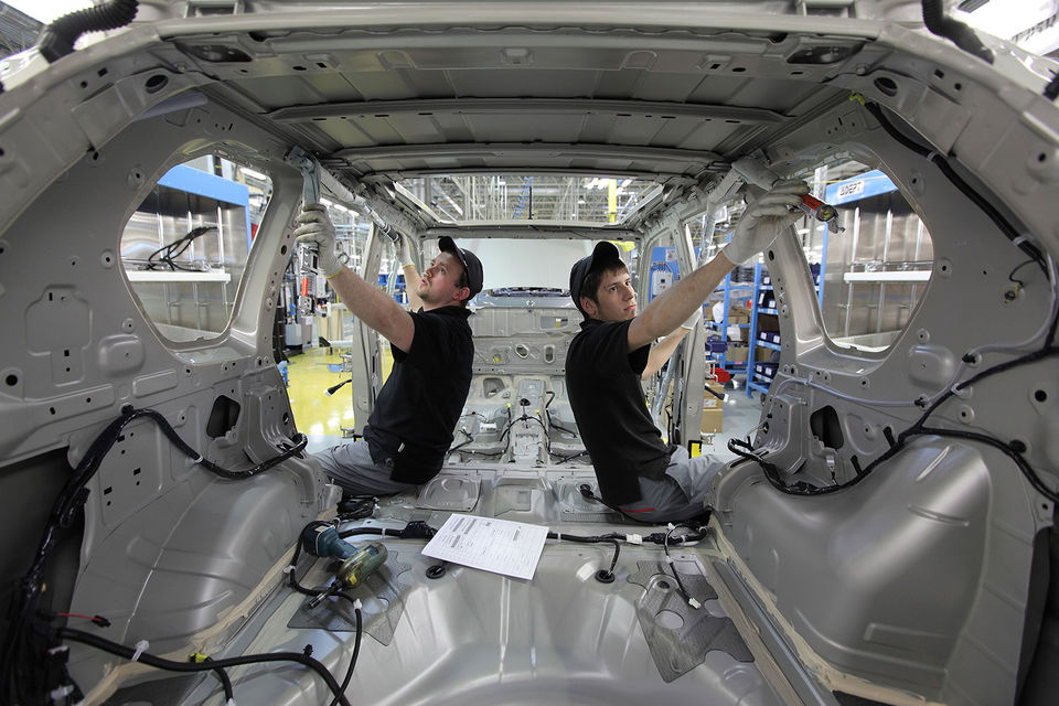 Штат петербургского завода Nissan может вырасти почти на 30%