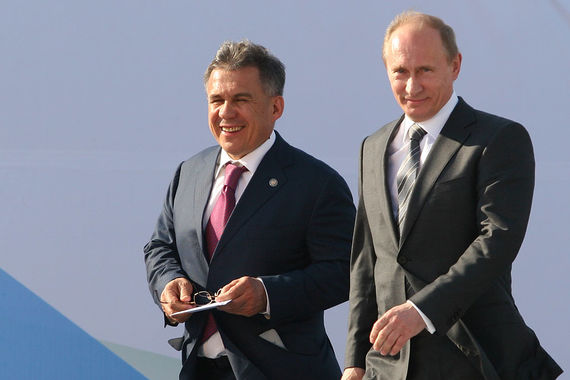 Татарстан просит Кремль подумать о продлении договора (на фото: президент Татарстана Рустам Минниханов и президент России Владимир Путин)