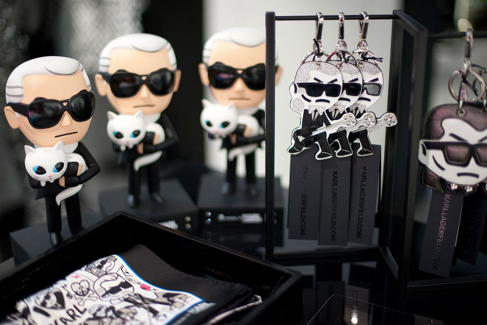 До сих пор в России Karl Lagerfeld продавался только в мультибрендах и в магазинах мужской одежды