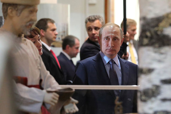 Владимир Путин пообещал легализовать 100 000 соотечественников