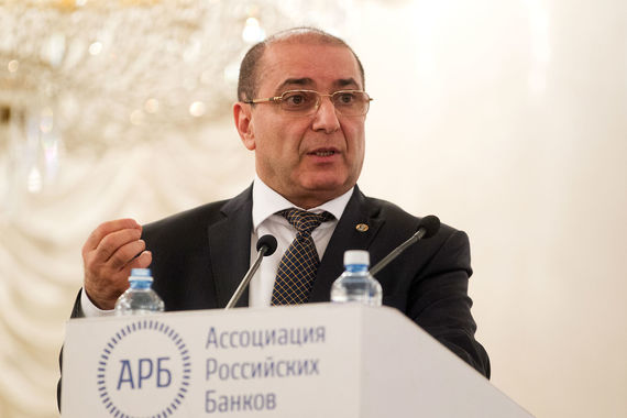 «Если я уйду под давлением картеля, то получится, что я пренебрег мнением остальных участников ассоциации», – говорит «Ведомостям» Тосунян