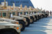 Американские бронированные автомобили HMMWV, доставленные самолетом военно-воздушных сил США в аэропорт «Борисполь»