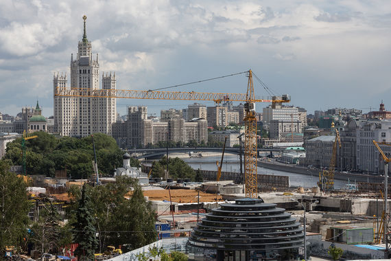 Общая площадь — 11 га, она ограничена Москворецкой набережной, улицей Солянка и Устьинским проездом, переходящим в Большой Устьинский мост