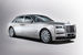 Британский производитель люксовых автомобилей Rolls-Royce, входящий в BMW Group, представил восьмое поколение флагманского лимузина Phantom. Основное новшество модели - алюминиевая платформа-каркас, позволяющая свободно менять дизайн кузова под запросы клиентов. Rolls-Royce отказывается от несущего кузова типа монокок, который используют производители автомобилей массового сегмента и так называемого «массового люкса», заявила компания. На новой архитектуре будут построены все новые модели марки