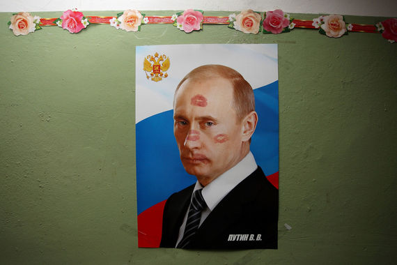 Задача предвыборного штаба – преобразовать народную любовь к Путину в нужный результат