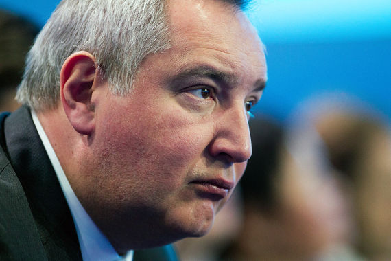 Рогозин пообещал ответные меры за отказ румынских властей пропустить рейсовый самолет авиакомпании S7, на котором он направлялся в Кишинев
