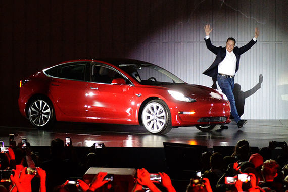 Илон Маск представил Tesla Model 3