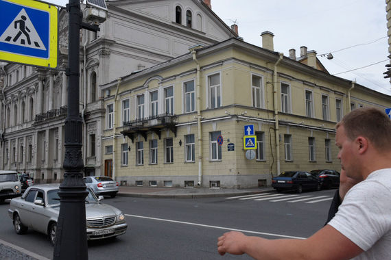 Желающих превратить особняк в представительский офис пока не нашлось