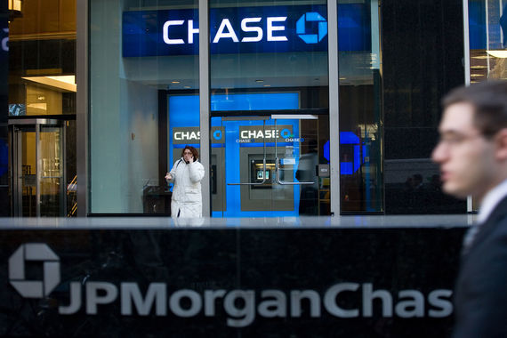 JPMorgan Chase перестал в присутствии клиента перевыпускать утерянные дебетовые карточки