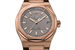 Girard-Perregaux везет на аукцион вариацию модели Laureato в корпусе из бронзы - первые наручные часы марки, выполненные из этого материала. Эстимейт - $16 000-19 000