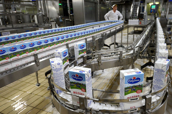 Ритейлеры уверяют: отсутствие на полках сыра и масла от «Савушкина продукта» может стать проблемой