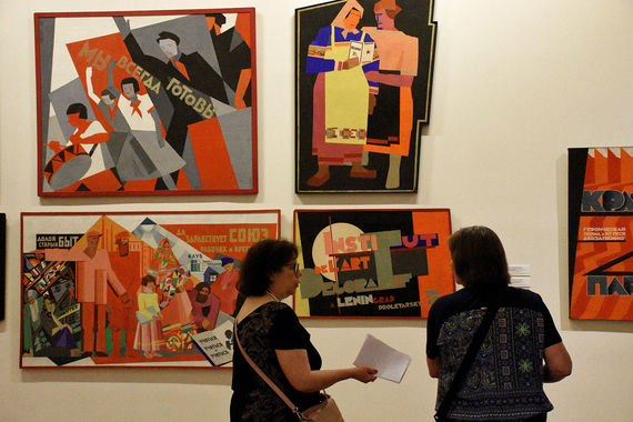 Выставка «Искусство в жизнь» показывает, как идеология внедрялась в быт