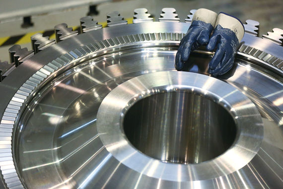 Заменить турбины Siemens в Крыму не только нечем, на это уже не хватит времени, считает директор Фонда энергетического развития Сергей Пикин