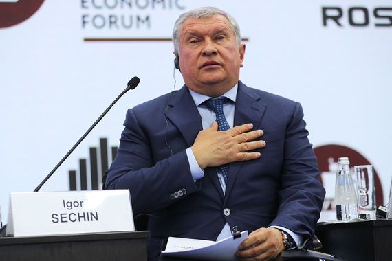 Заплатить дивиденды «Роснефть» сможет без проблем, свободного денежного потока хватит, сходятся во мнении аналитики БКС