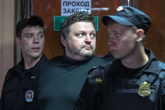 Согласно обвинительному заключению, первую взятку в 200 000 евро Белых получил в 2012 г.